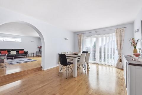 4 Elgin Crescent, Caterham, CR3 6ND