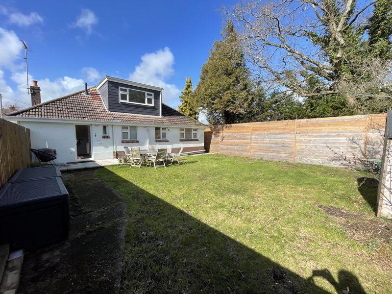 Wareham Road, Corfe Mullen, BH21 4 bed chalet £450,000