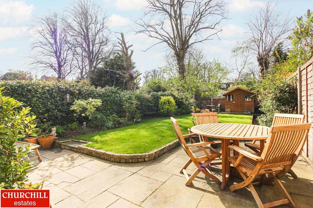 Devon Close, Buckhurst Hill 4 bed semidetached house £850,000
