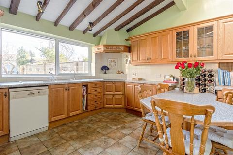 184 Sompting Road, Worthing, BN14 9EY