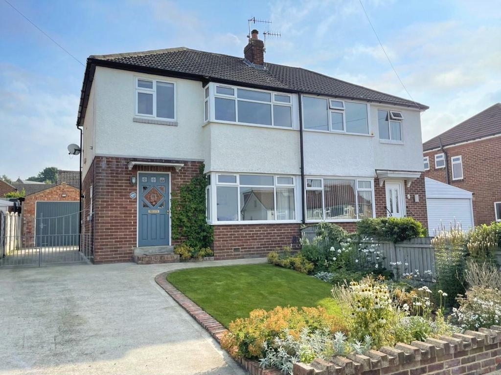 Carr Hill Road, Calverley, Pudsey 3 bed semidetached house £350,000