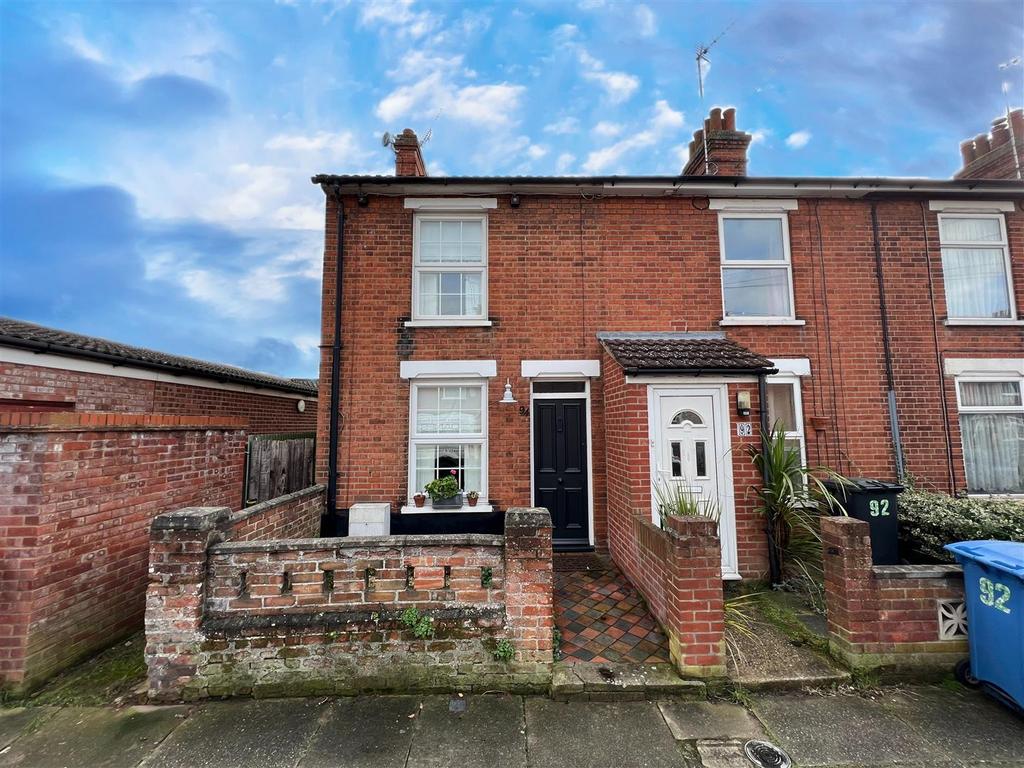 Schreiber Road, Ipswich 2 bed end of terrace house £215,000