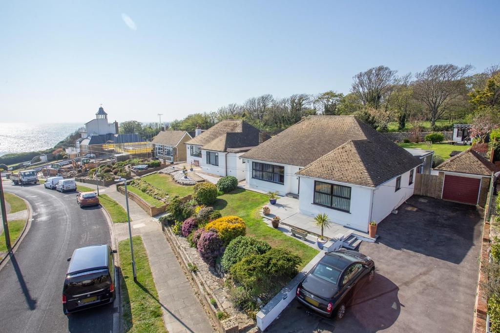Seven Stones Drive, Broadstairs 3 bed detached bungalow £895,000