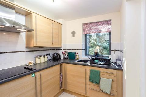1 bedroom apartment for sale, Jenner Court, St. Georges Road, Cheltenham, Gloucestershire, GL50 3ER