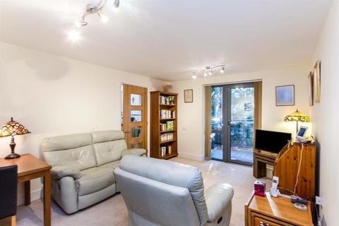 1 bedroom apartment for sale, Jenner Court, St. Georges Road, Cheltenham, Gloucestershire, GL50 3ER