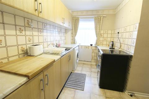 3 bedroom terraced house for sale - Chadcourt, Hull