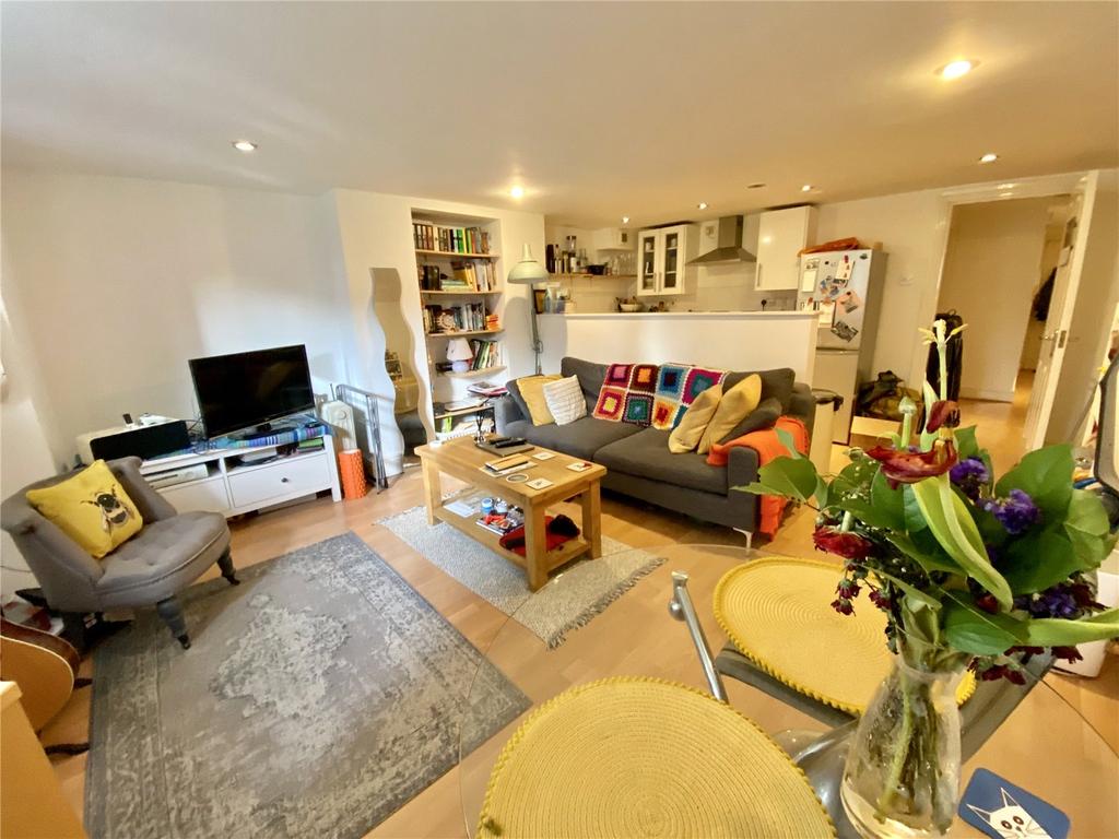 Lapwing Lane, Didsbury, Manchester, M20 1 bed flat £170,000