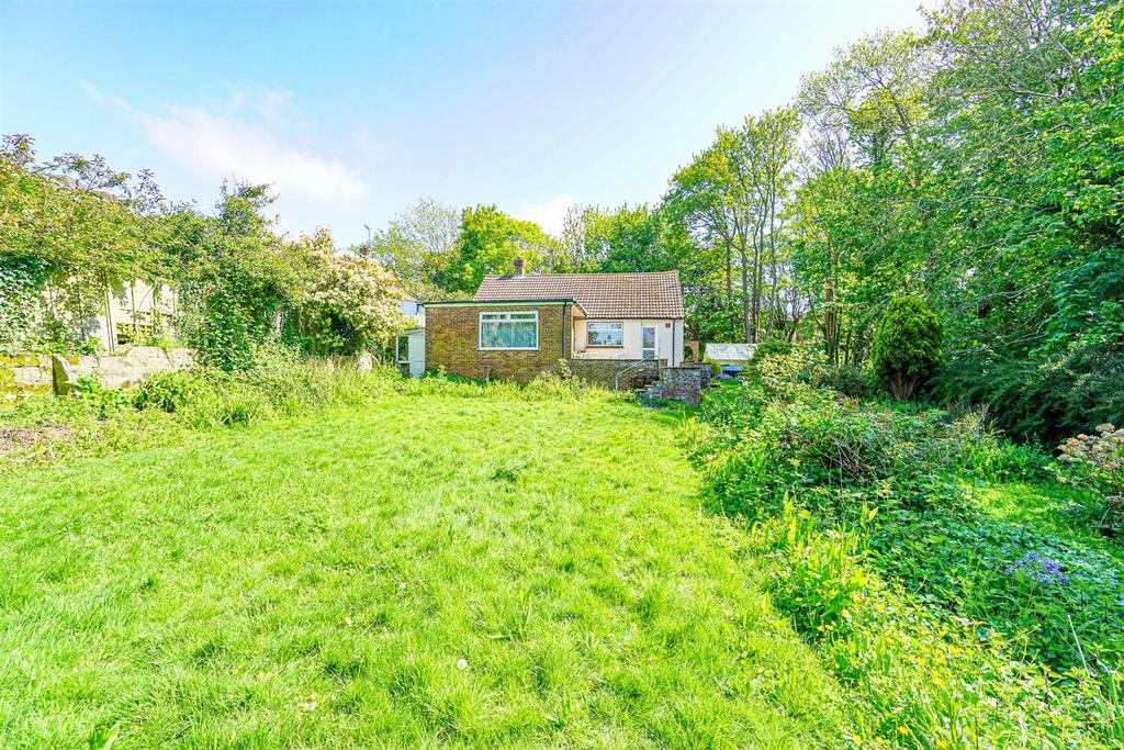 St Helens Park Road, Hastings 2 bed detached bungalow for sale £490,000