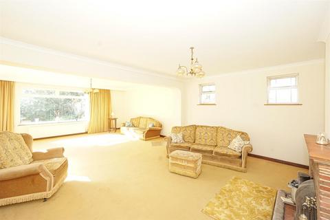 2 bedroom detached bungalow for sale, St Helens Park Road, Hastings