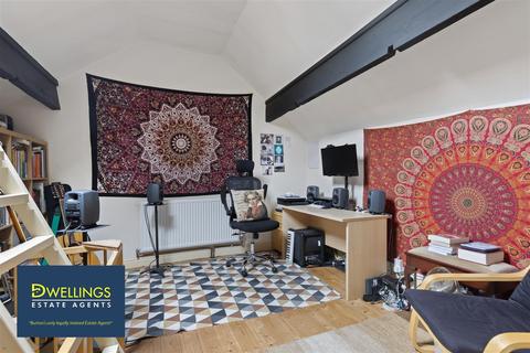 98 Ferry Street, Burton-on-trent, DE15 9EY