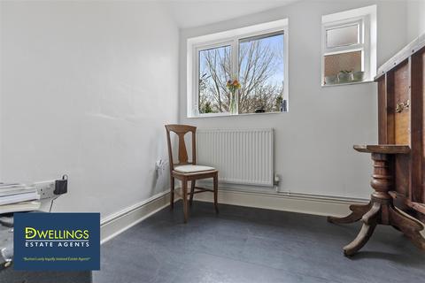 98 Ferry Street, Burton-on-trent, DE15 9EY