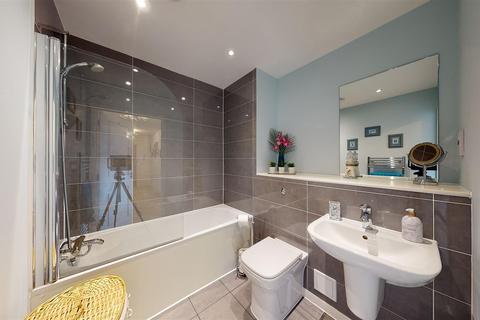 Flat 5, Pinewood House, 10 Defiant Close, Hawkinge, Folkestone, CT18 7SU