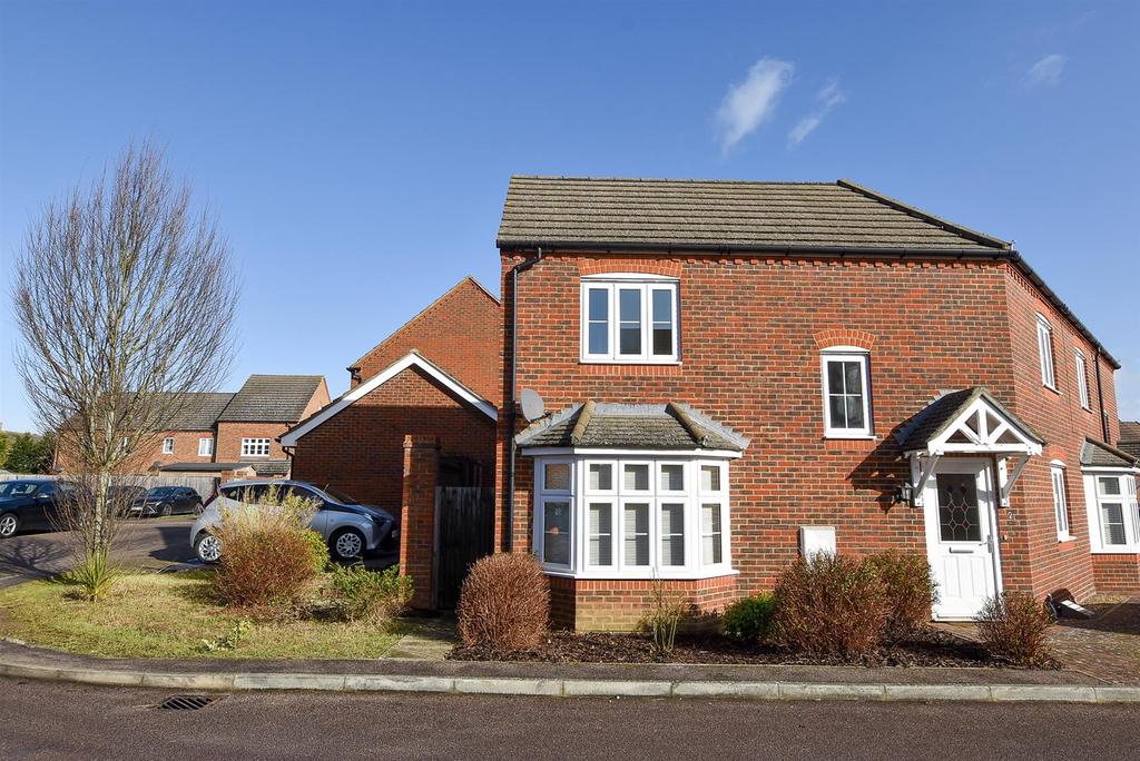 Brampton Field, Ditton 3 bed semidetached house £1,250 pcm (£288 pw)