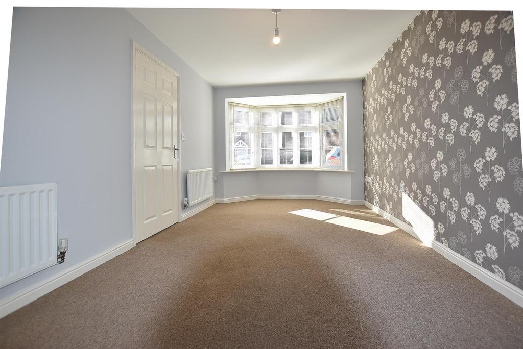 Brampton Field, Ditton 3 bed semidetached house £1,250 pcm (£288 pw)
