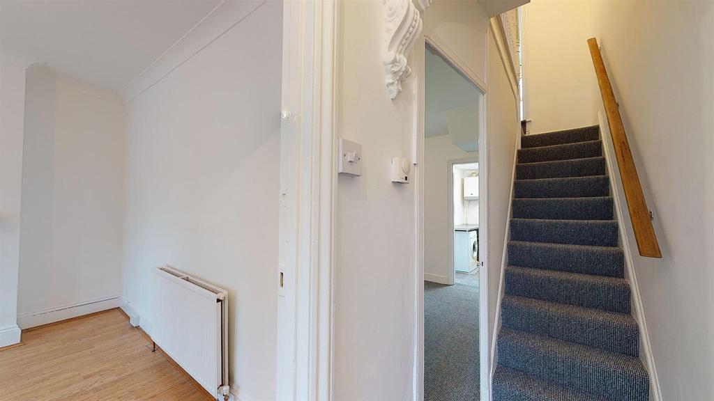 Balfour Road, Dover 2 bed house £795 pcm (£183 pw)