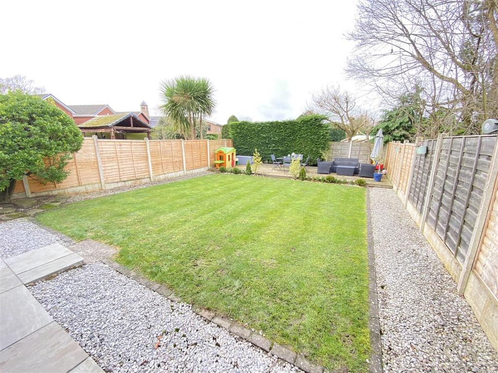 Carnoustie Drive, Heald Green, Cheadle 4 bed link detached house £475,000