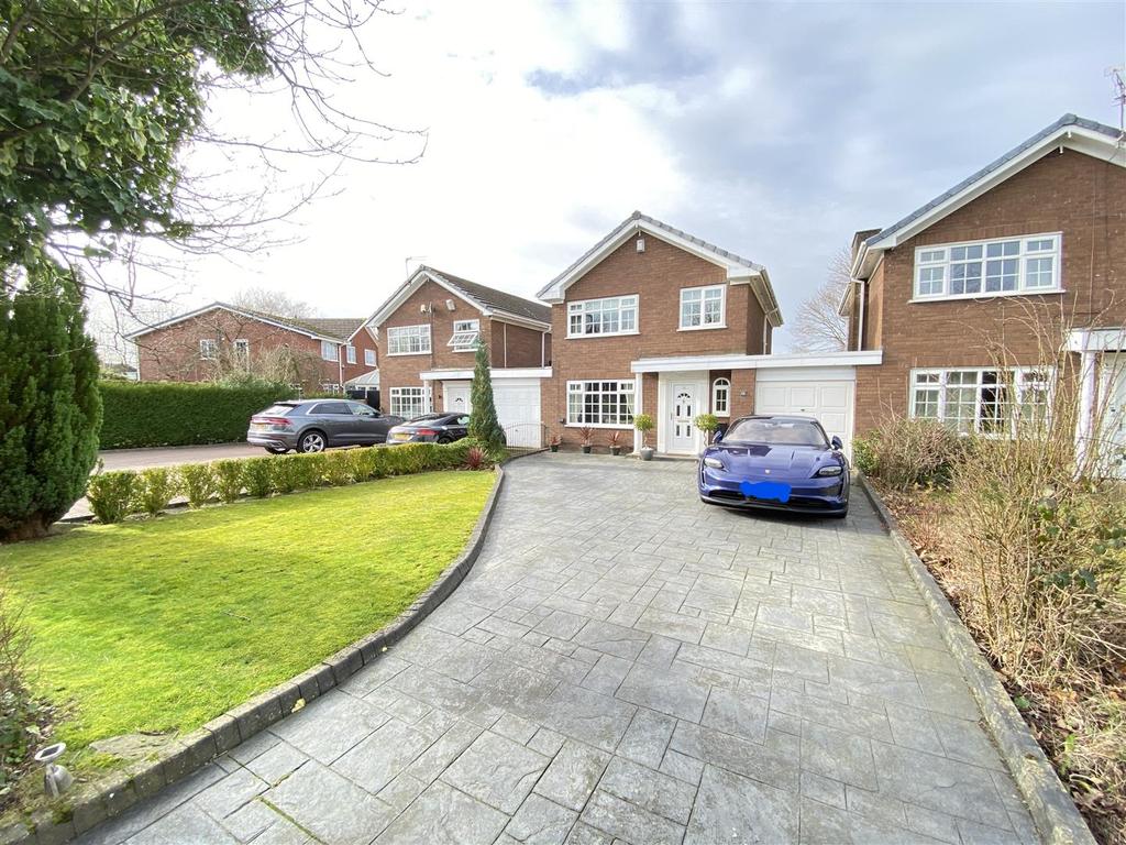 Carnoustie Drive, Heald Green, Cheadle 4 bed link detached house £475,000