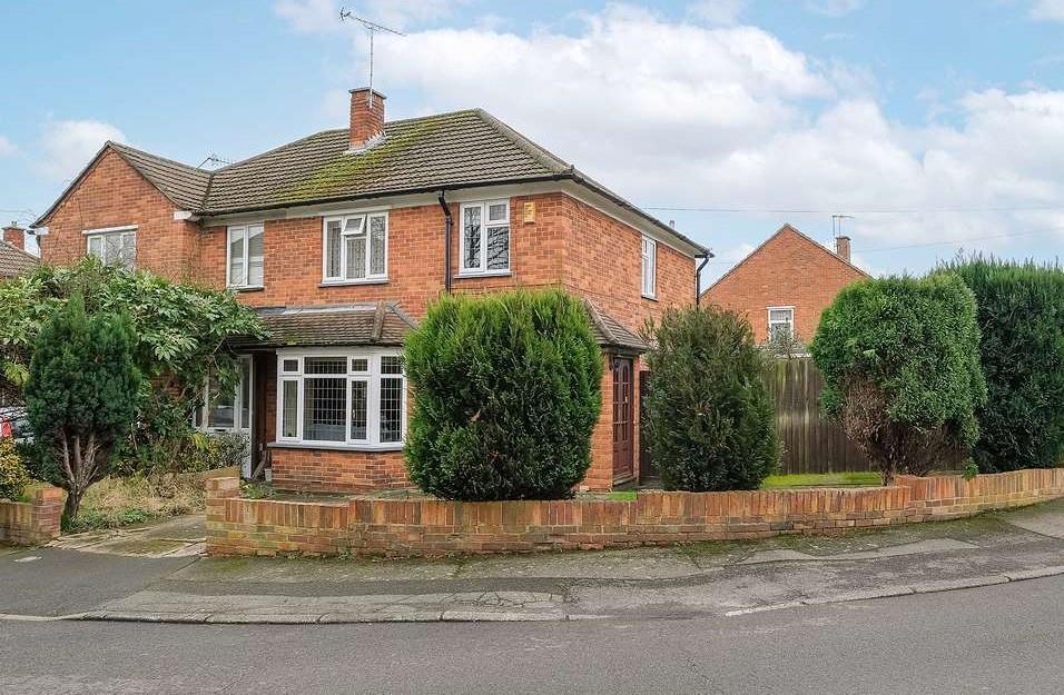 The Bramblings, Chingford, London 3 bed semidetached house £600,000