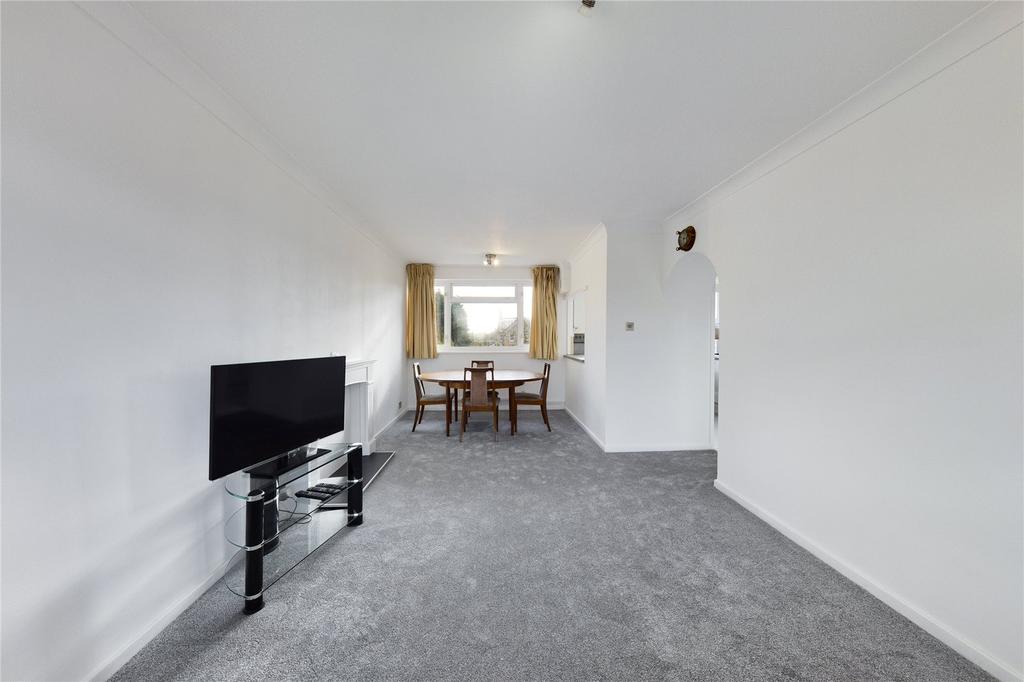 Lounge/ Dining Room