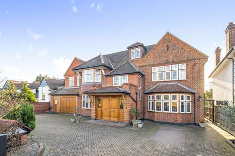 18 Broad Walk, London, N21 3DB