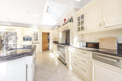 18 Broad Walk, London, N21 3DB