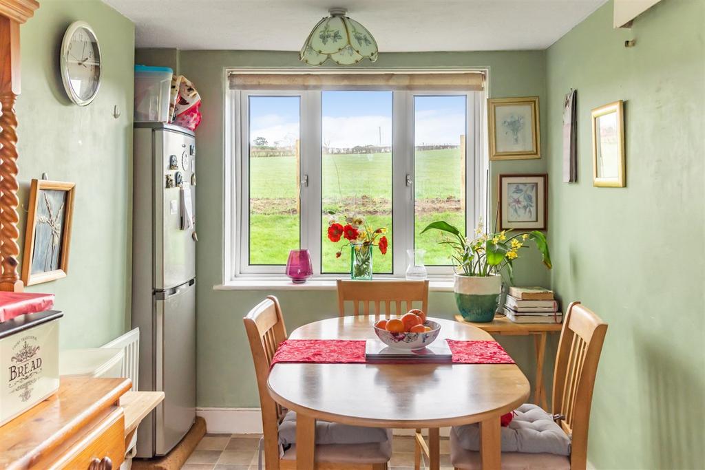 Kitchen / Dining Roo