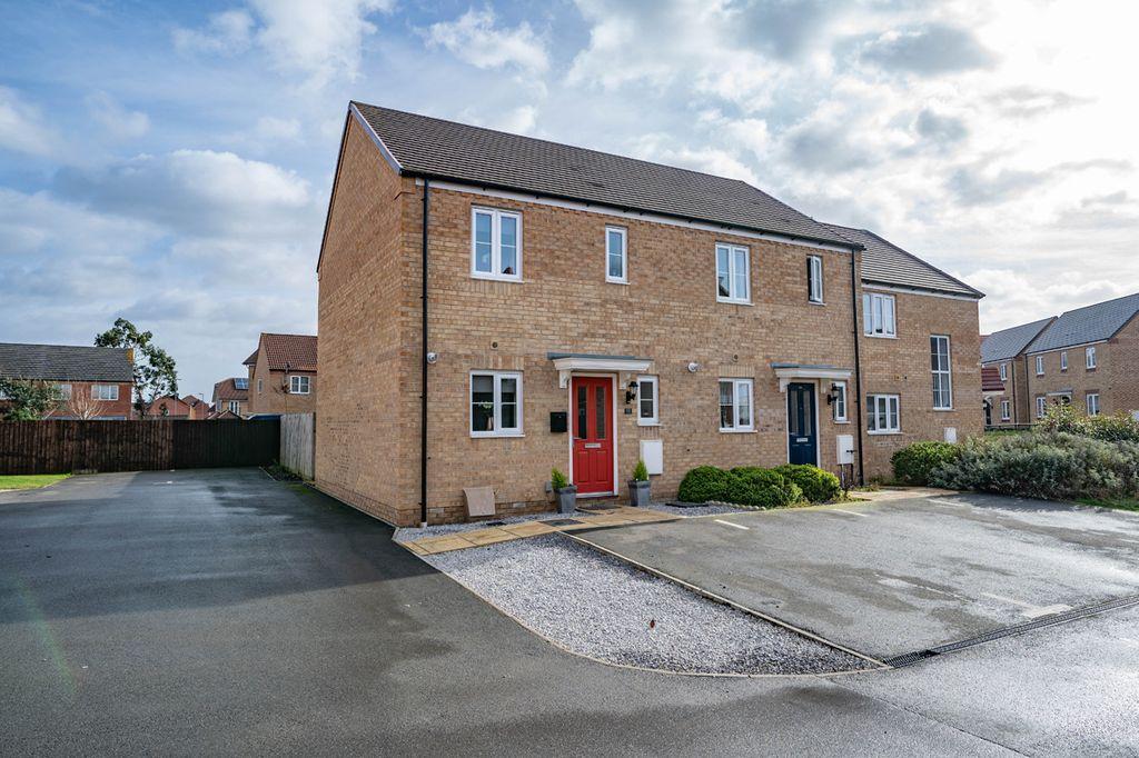 Tyne Close, Spalding PE11 3DN 2 bed semidetached house £175,000