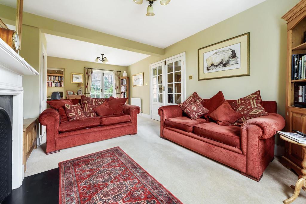 Lounge/Dining Room