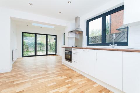 3 bedroom flat to rent, Raveley Street, Tufnell Park, NW5