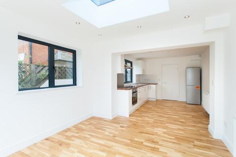 3 bedroom flat to rent, Raveley Street, Tufnell Park, NW5