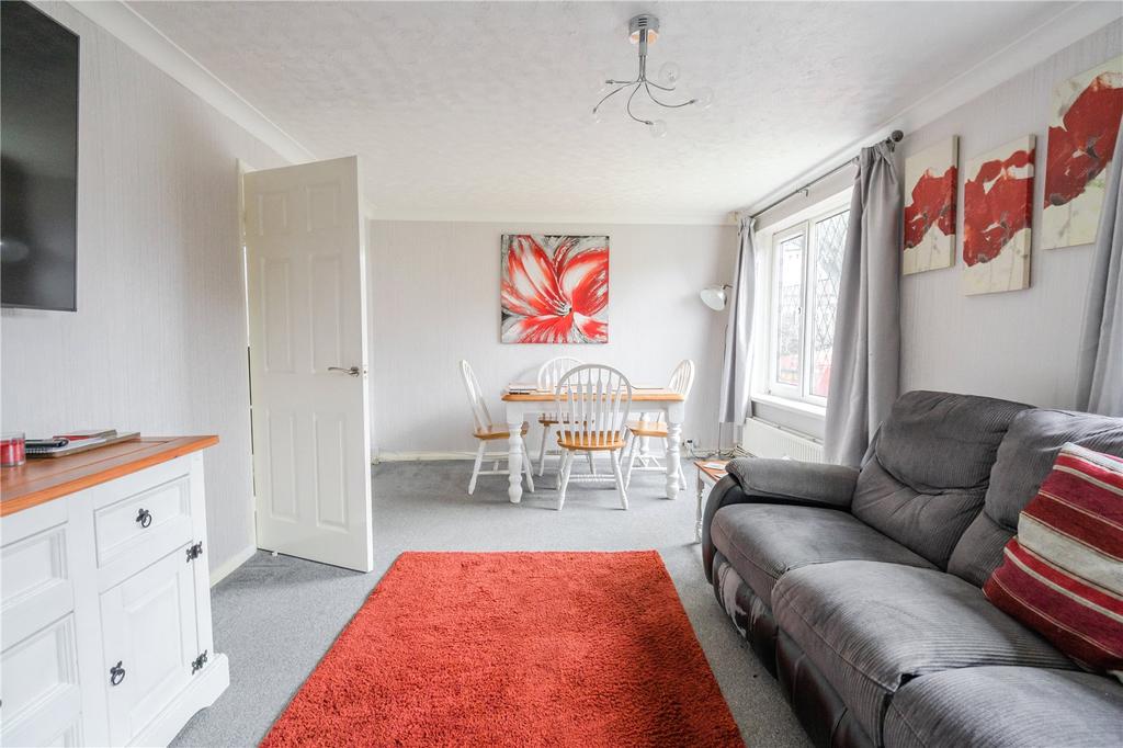 Living Room (2)