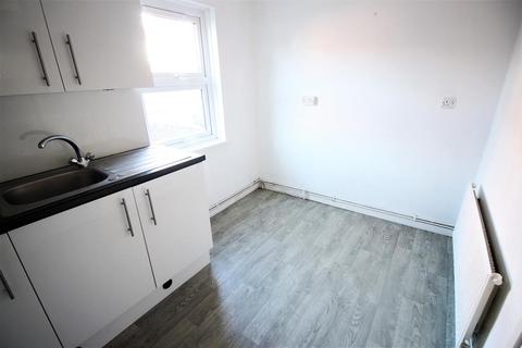 75 Leatherbottle Green, Erith, DA18 4HS