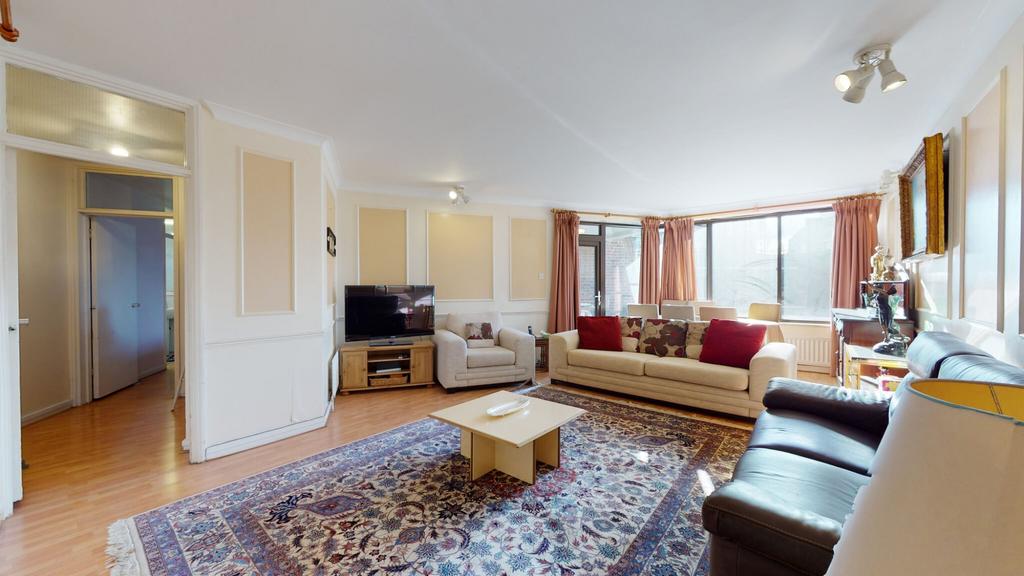 Alder Lodge, Stevenage Road, Fulham, SW6 2 bed flat £765,000