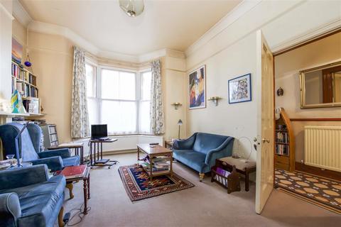 4 Strathearn Road, London, SW19 7LH