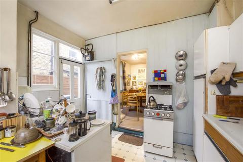 4 Strathearn Road, London, SW19 7LH