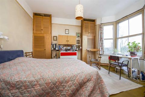 4 Strathearn Road, London, SW19 7LH