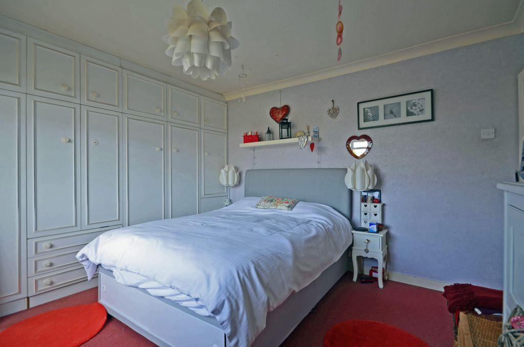 Bedroom 2 (Double)