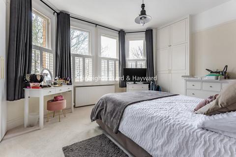 Flat 4, 40 Culverley Road, London, SE6 2LA