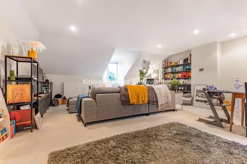 Flat 4, 40 Culverley Road, London, SE6 2LA