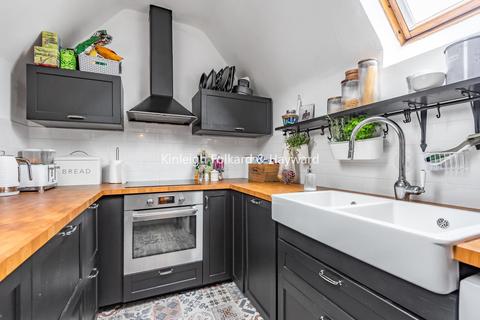 Flat 4, 40 Culverley Road, London, SE6 2LA