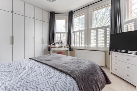 Flat 4, 40 Culverley Road, London, SE6 2LA