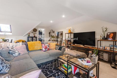 Flat 4, 40 Culverley Road, London, SE6 2LA