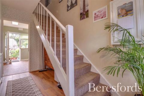 8 Lambourne Drive, Hutton, Brentwood, CM13 1QP