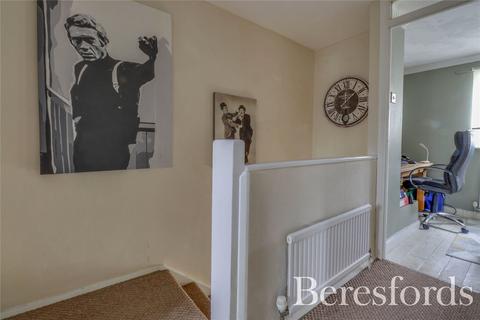 8 Lambourne Drive, Hutton, Brentwood, CM13 1QP