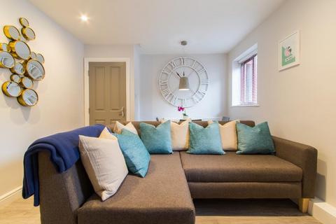2 bedroom house to rent, Victoria Court Mews, Leeds LS6