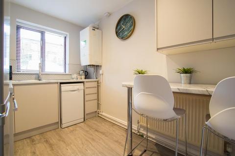 2 bedroom house to rent, Victoria Court Mews, Leeds LS6