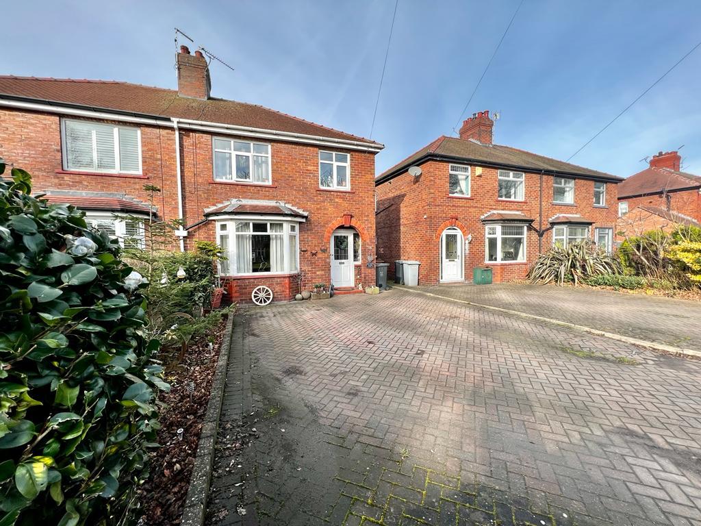 Abbey Road, Sandbach, CW11 3 bed semidetached house £260,000