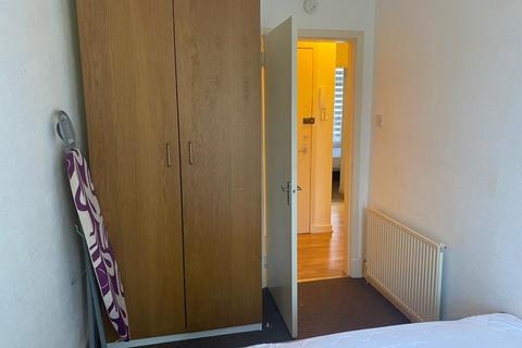 2 bedroom flat to rent, Walker Road, Torry, Aberdeen, AB11