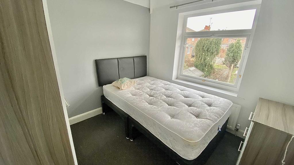 The Drive, Wellingborough 1 bed in a house share £500 pcm (£115 pw)