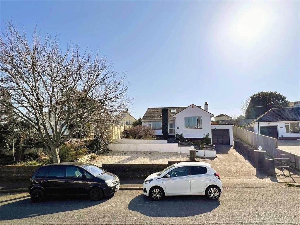 Southfield Avenue, Preston, Paignton 4 bed detached bungalow £500,000